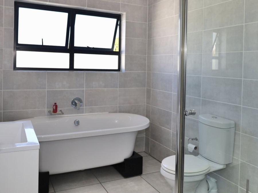 2 Bedroom Property for Sale in De Zicht Estate Western Cape